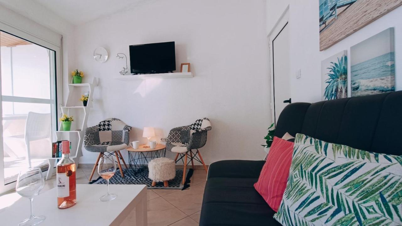 Beach Apartment With Beach Chairs N.1 Utjeha Kültér fotó