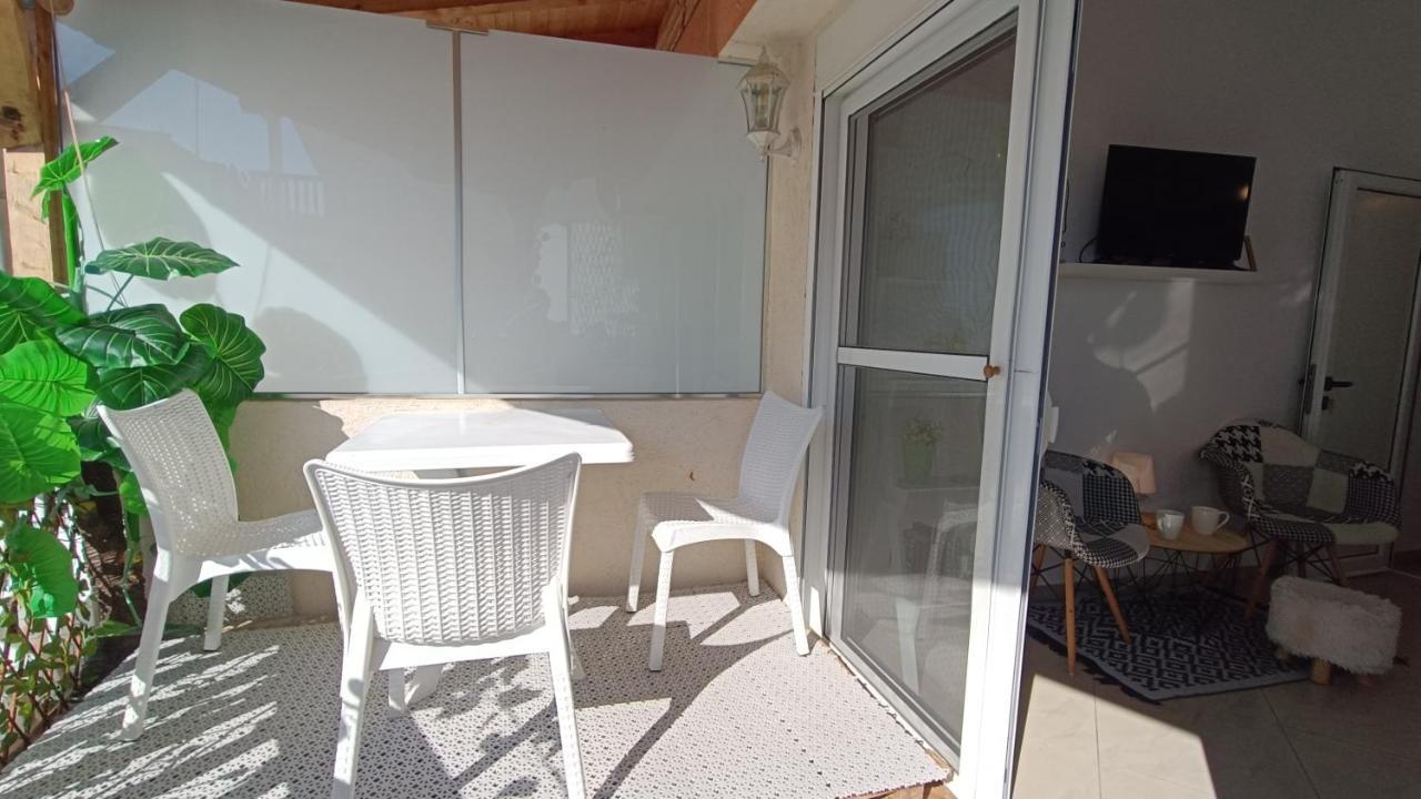 Beach Apartment With Beach Chairs N.1 Utjeha Kültér fotó