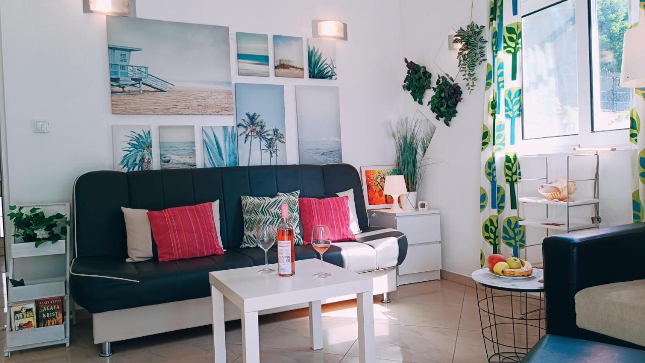Beach Apartment With Beach Chairs N.1 Utjeha Kültér fotó
