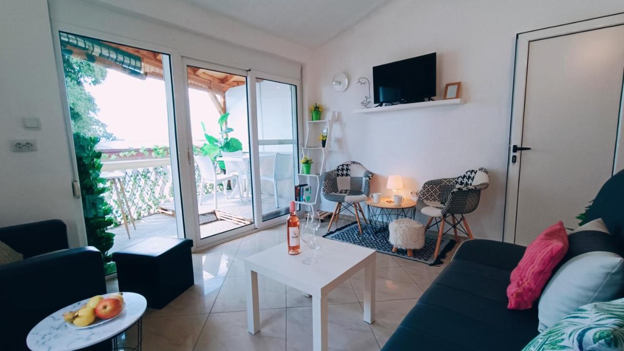 Beach Apartment With Beach Chairs N.1 Utjeha Kültér fotó