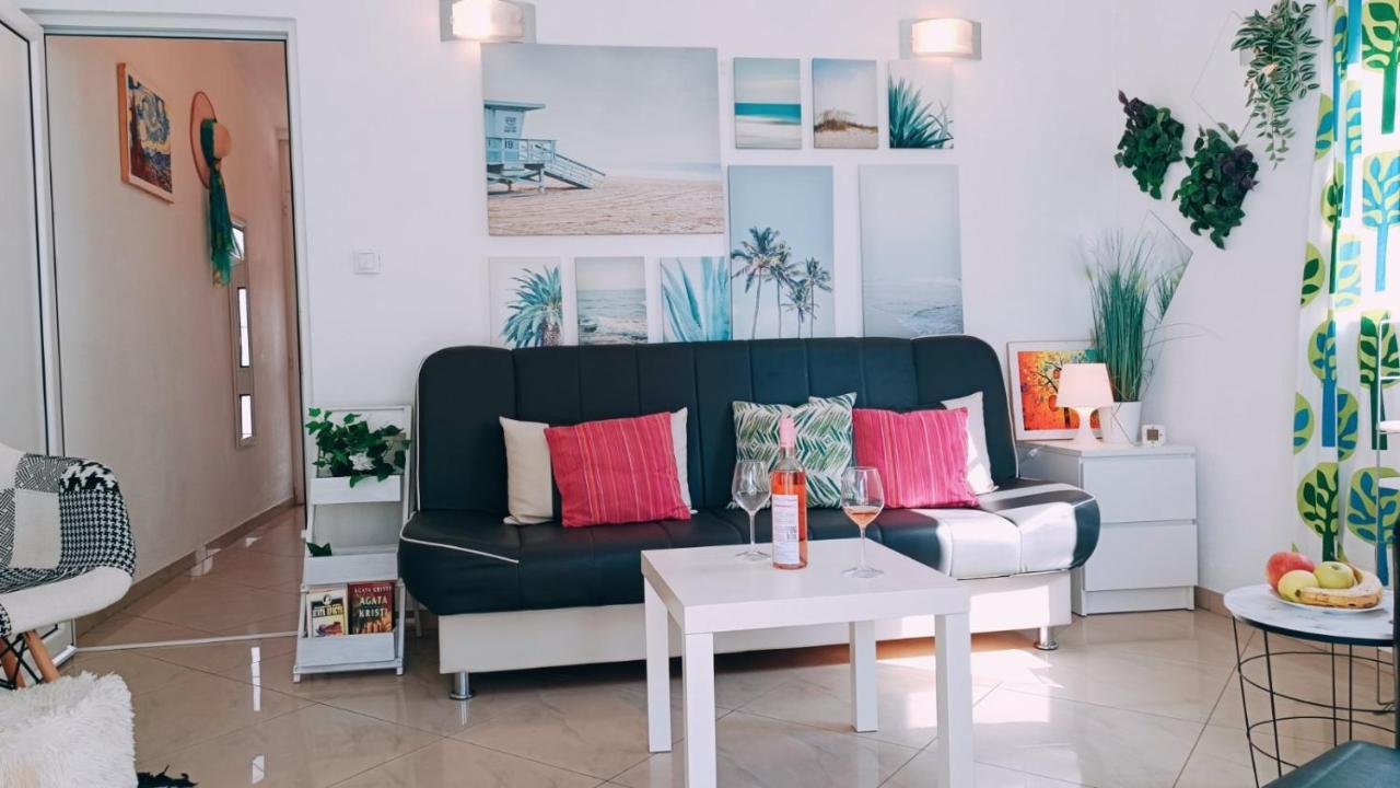 Beach Apartment With Beach Chairs N.1 Utjeha Kültér fotó