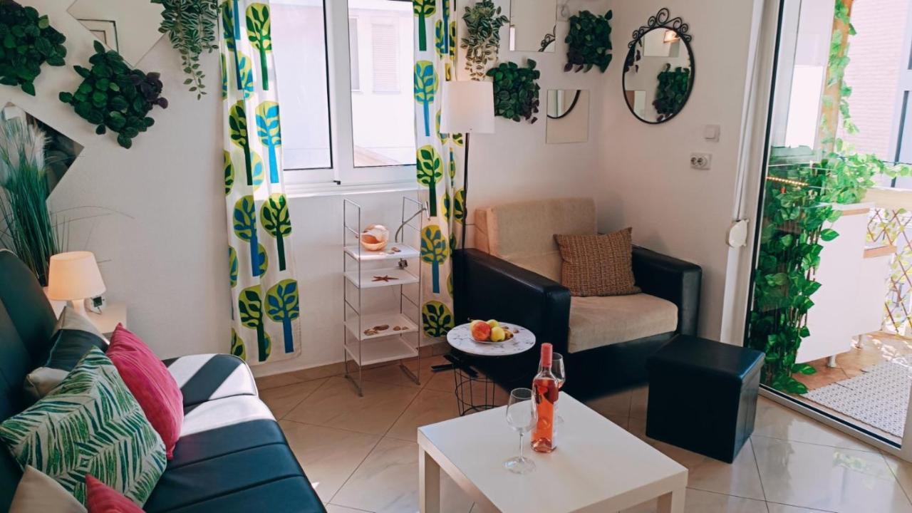 Beach Apartment With Beach Chairs N.1 Utjeha Kültér fotó